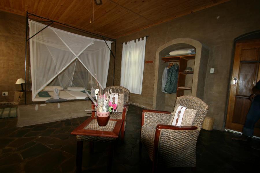 Fort Sesfontein Lodge & Safaris Ngoại thất bức ảnh