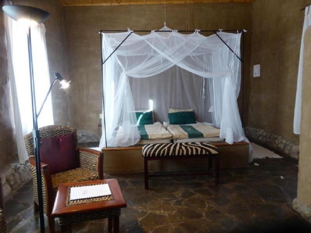 Fort Sesfontein Lodge & Safaris Ngoại thất bức ảnh