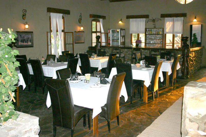Fort Sesfontein Lodge & Safaris Ngoại thất bức ảnh