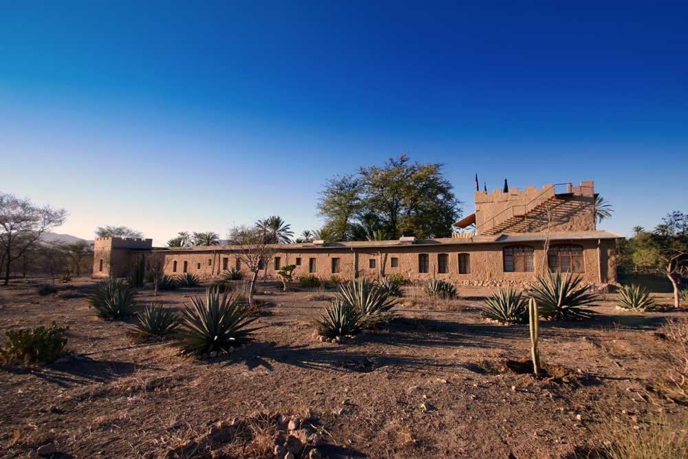 Fort Sesfontein Lodge & Safaris Ngoại thất bức ảnh